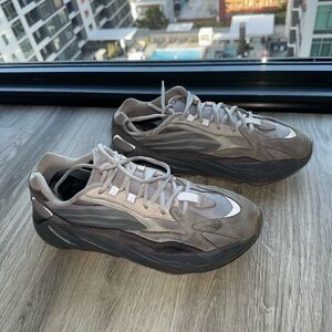 Yeezy Boost 700 V2 - Men’s 10.5